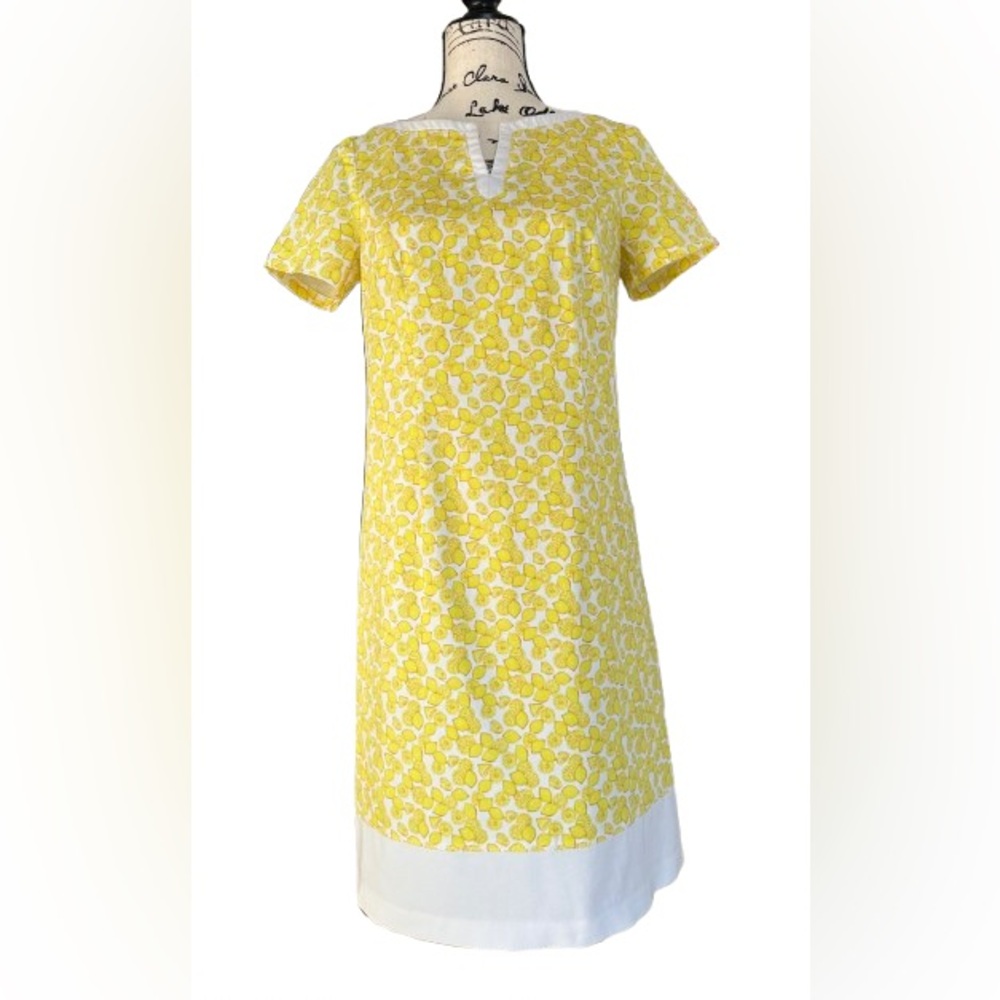 Basler.Lemon Print Top with Keyhole Neckline